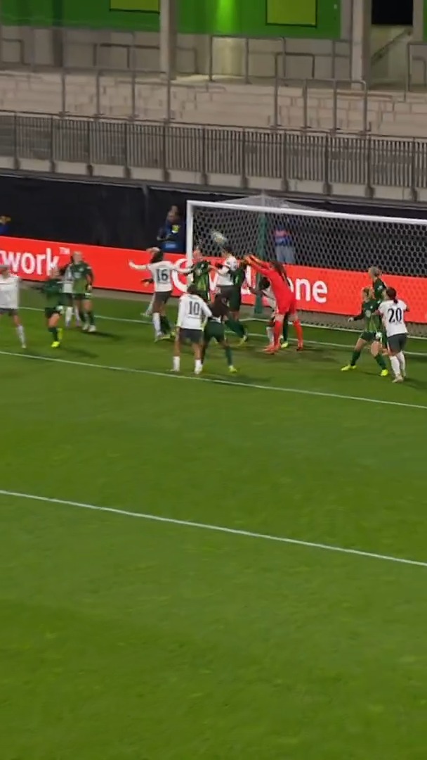 Lucy Bronze coming up clutch for Chelsea, once again 🙌