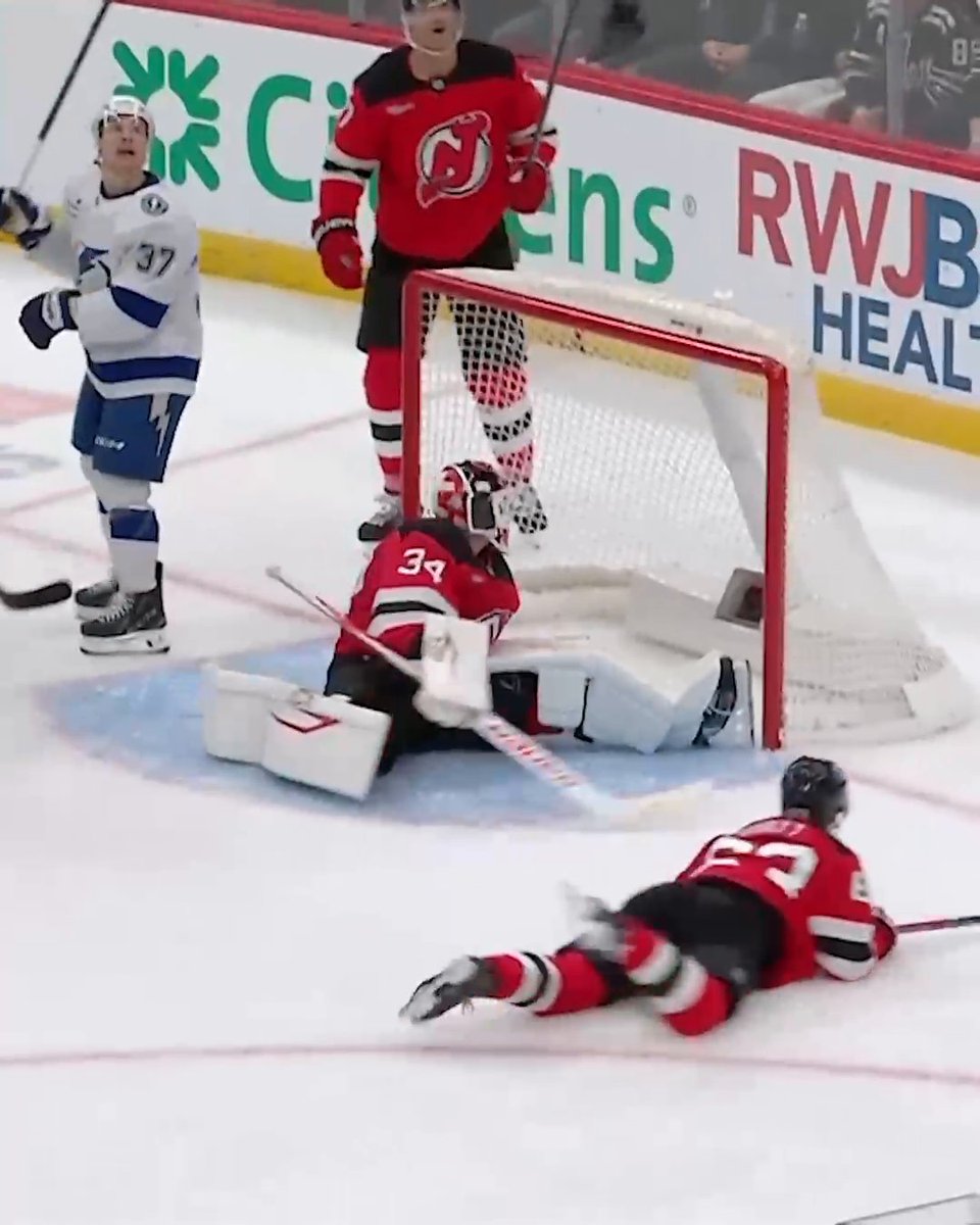 Which save is your favorite? 😱 The Greatest Saves of the Week presented by Hyundai Canada