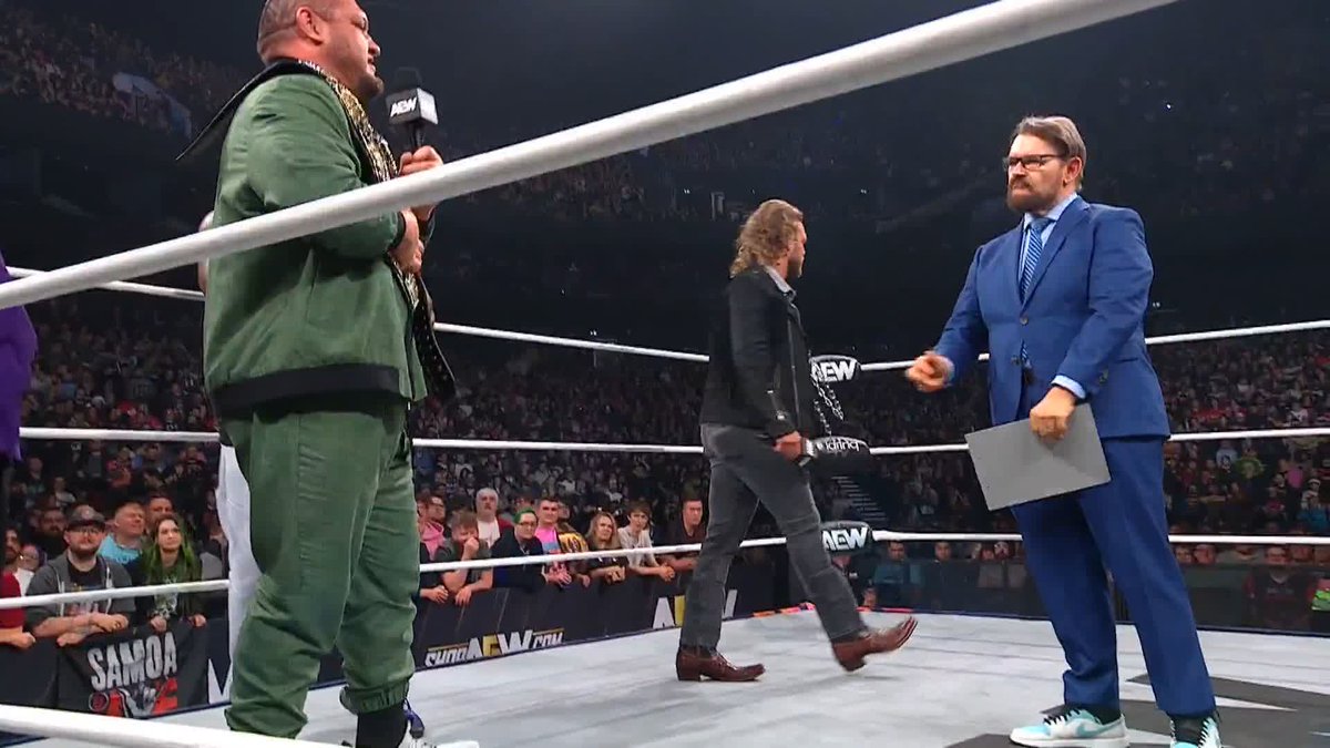 The AEW World Champion Samoa Joe wants to make this signing short and sweet! Watch #AEWDynamite on TBS & HBO Max