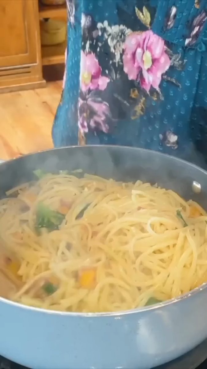 Pasta, pancetta and butternut squash couldn't be a better combo! 😋🍝 Watch Ree Drummond - The Pioneer Woman, Saturdays at 10a|9c and stream on HBO Max: Get the recipe: