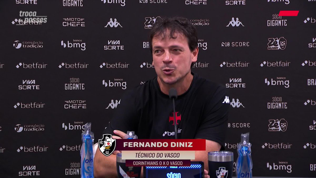 “O que mais prejudicou foi o campo, porque o campo do Corinthians é diferente. Muitos jogadores erraram passes que não erram. É um pouco parecido com o que acontece na grama sintética. O campo é excelente, mas é diferente.” 🎙️ Diniz. 🎥 sportv | ge