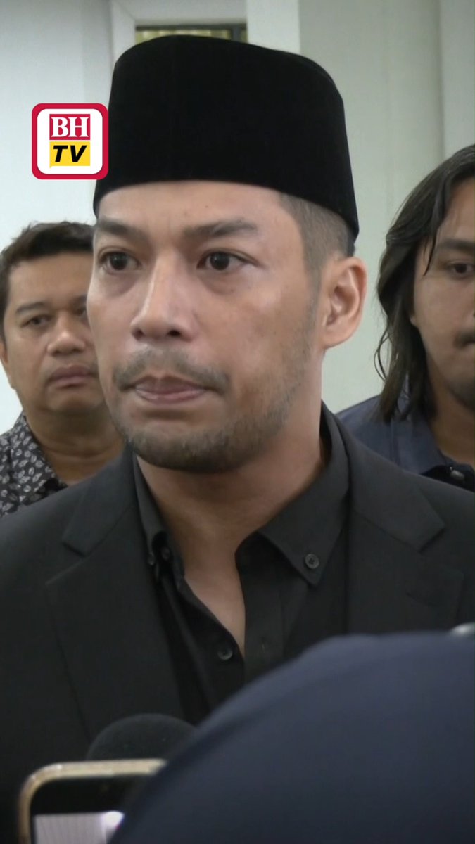 Pelakon Kamal Adli menafikan sekeras-kerasnya dakwaan melakukan kekasaran terhadap isterinya, Uqasha Senrose, malah sanggup bersumpah dan menjunjung al-Quran bagi membuktikan dakwaan itu adalah fitnah. Berita penuh: