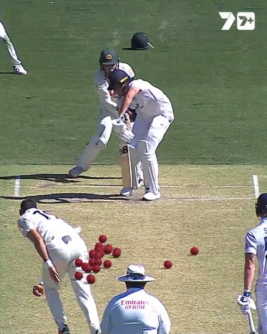 Enjoy every ball - and a pitch map - from Scott Boland's final session spell on Day 2 🔥 Overs: 5 Maidens: 4 Dot Balls: 29 Figures: 2/1 #Ashes