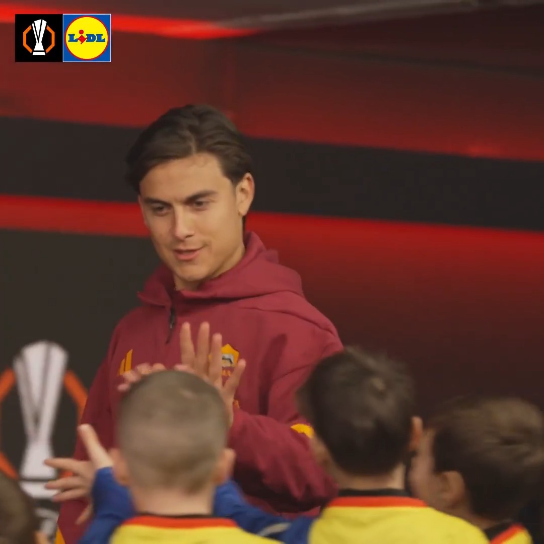 Mascot moments featuring Ederson, Dybala and Shaqiri 🥹 @LidlGB | #UELOnYourTeam