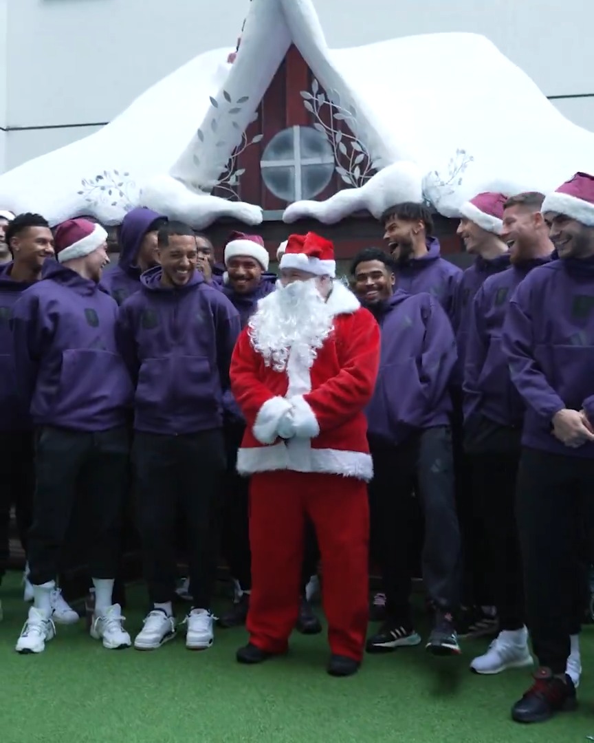 "I'm such a big fan of you" 🥹 A beautiful day spreading love and spirit Bham Children's Hosp 💙 🎄