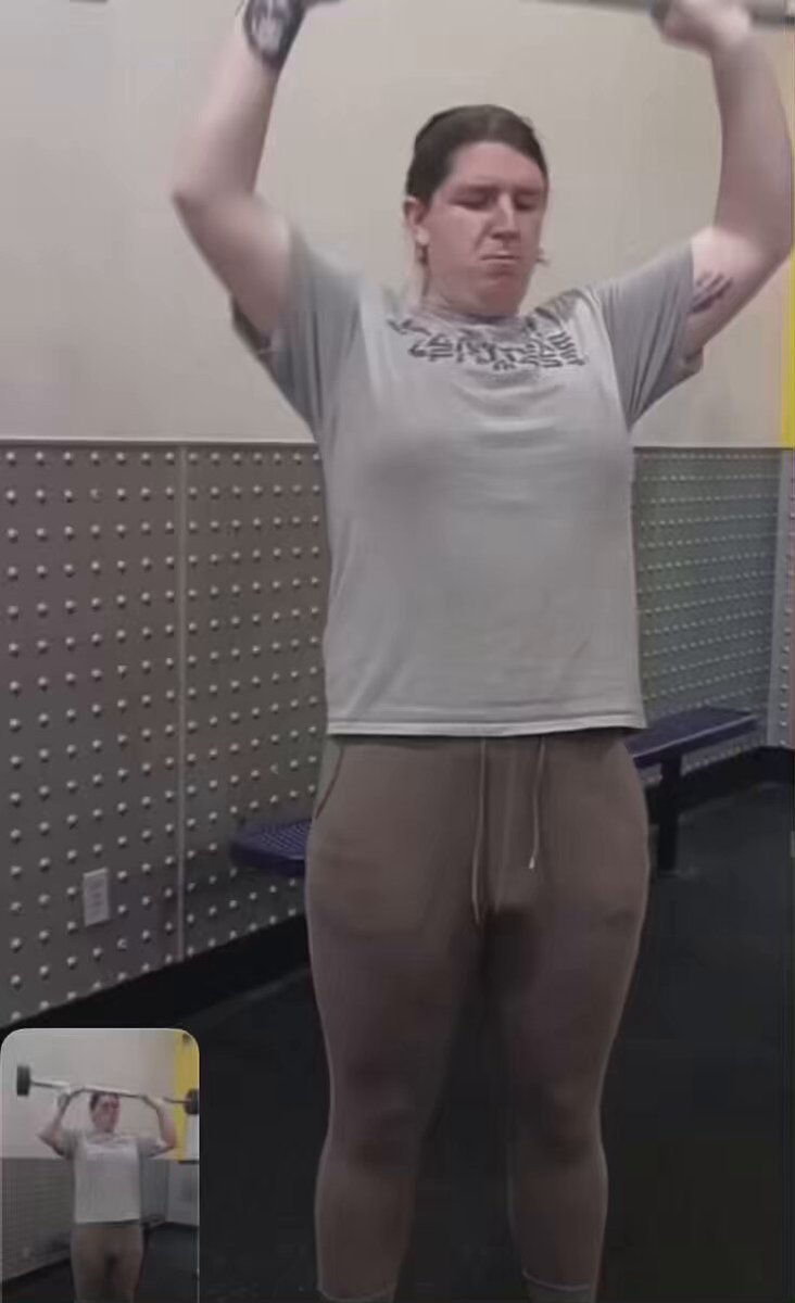 Please don’t stare at women when they are working out.