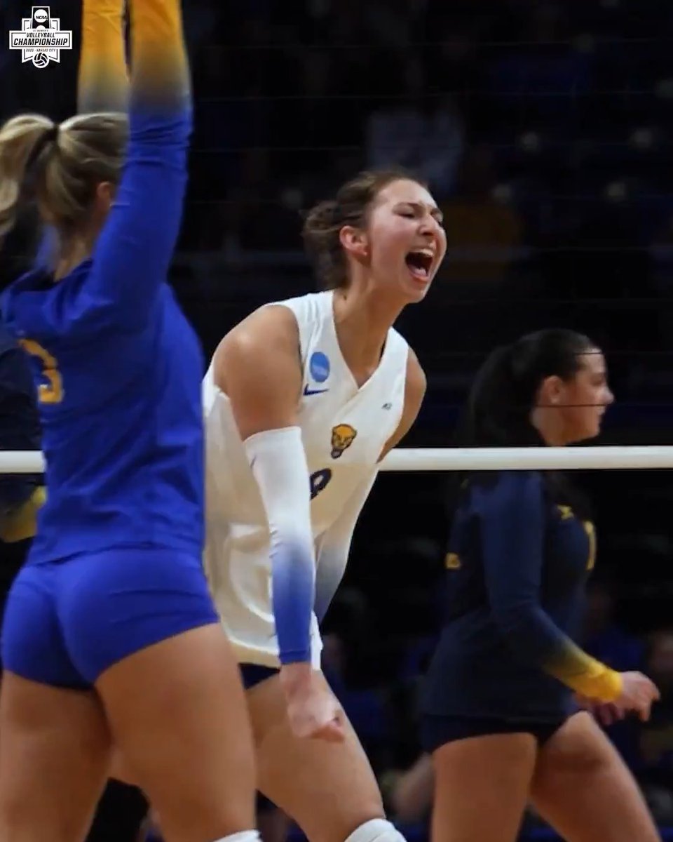 Four teams, one trophy 🏆 It’s National Semifinals day in Kansas City (3) Texas A&M Volleyball 🆚 (1) Pitt Volleyball ⏰ 6:30 PM ET (3) Wisconsin Volleyball 🆚 (1) Kentucky Volleyball ⏰ 30 minutes following first match 📍 Kansas City 📺 ESPN 🎟️ #NCAAWVB