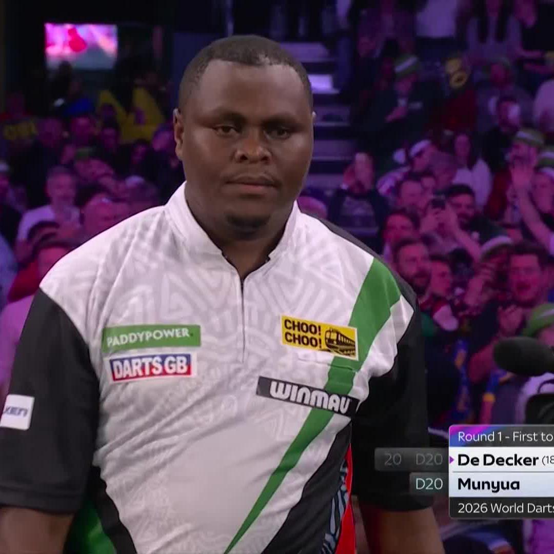 Unfassbar! David Munyua schmeißt Mike de Decker aus dem Turnier - das erste Spiel eines Kenianers bei einer #DartsWM ist direkt ein Sieg! #DAZNmoment Ab 20:00 Uhr geht's weiter mit der Darts-WM live auf DAZN. #DARTZN