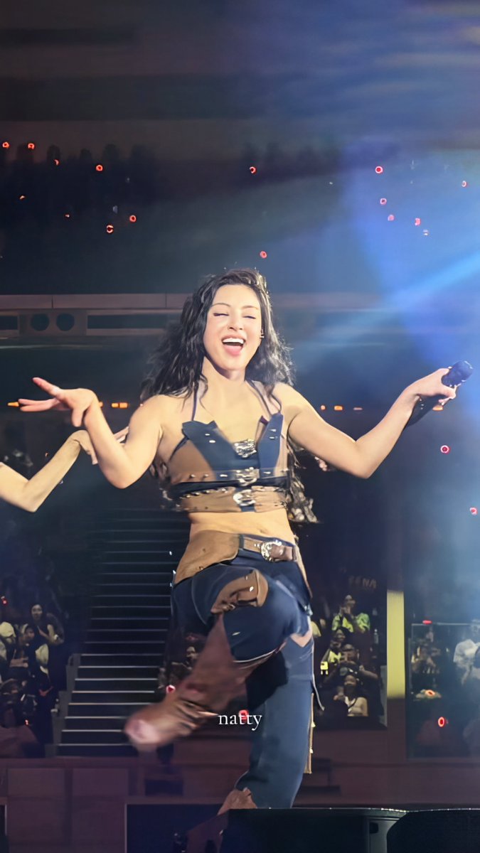 Go girl, give us EVERYTHING ✨