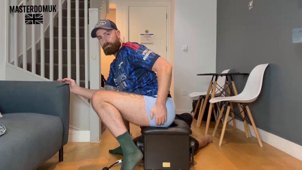 He just couldn’t wait for his turn in the fart box 😈👣under ALPHA FEET👣 New video number 2 of the day just dropped on OF and JFF