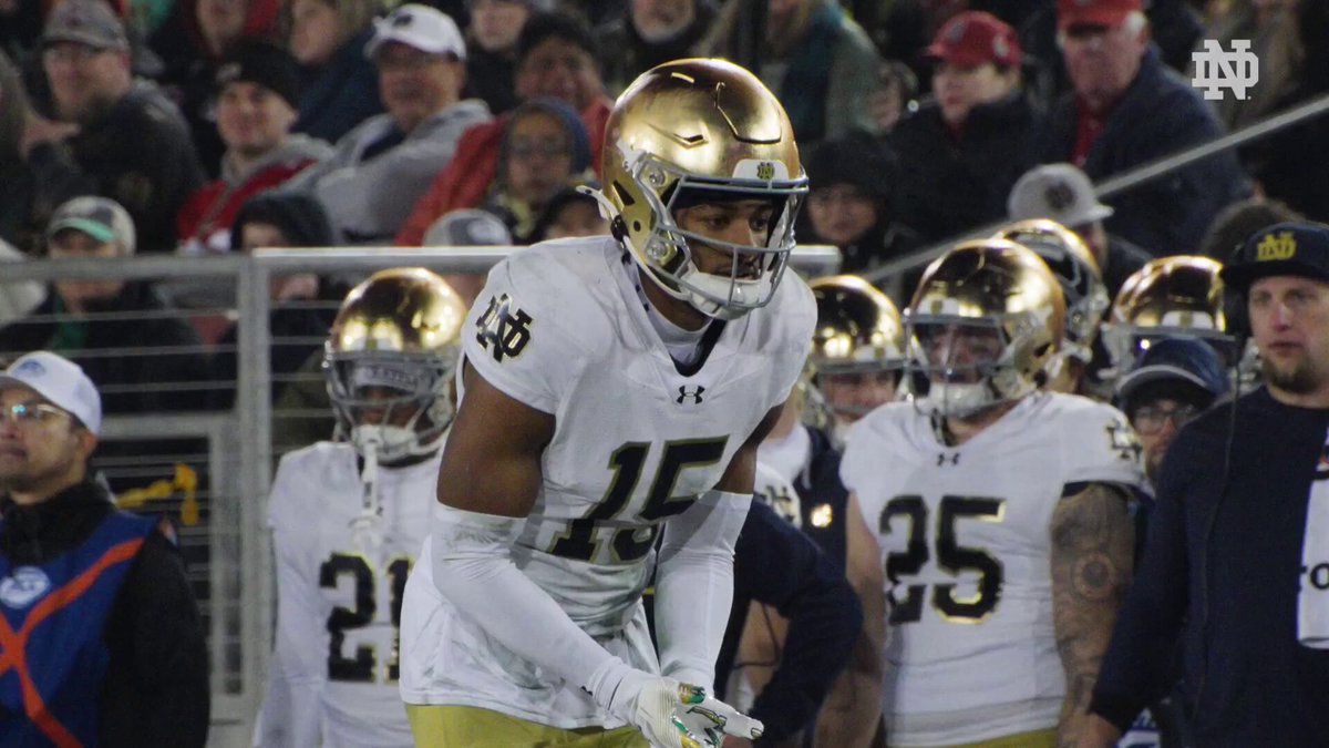 Unanimous. ☘️🔒 What a year for 1️⃣5️⃣ Leonard Moore is a Unanimous All-American 🇺🇸☘️ #GoIrish☘️ | Leonard Kevin Moore