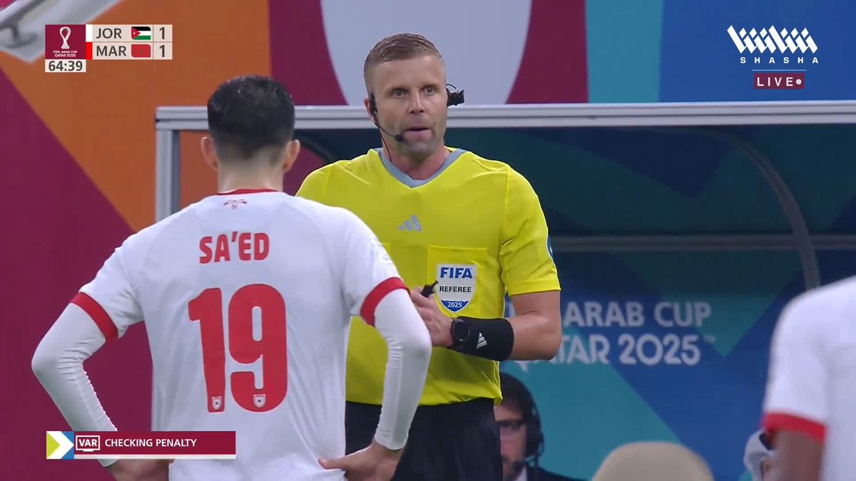جنون.. منتخب الأردن لعب 6 مباريات في كأس العرب حصل خلالها على 6 ضربات جزاء حتى اللحظة علي علوان سددها كلها — سجل 5 وأهدر ضربة جزاء هو هداف البطولة بـالفعل الآن 🤍🇯🇴⚽️
