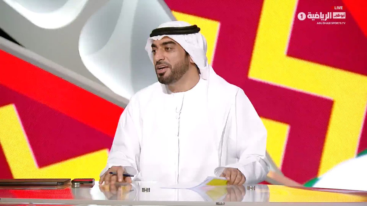 دموع الفوز والانتصار.. بكاء أسطورة كرة القدم المغربية عبد الرزاق خيري بعد الفوز بلقب كأس العرب #المغرب_الأردن #كأس_العرب 🏆 #FIFAArabCup