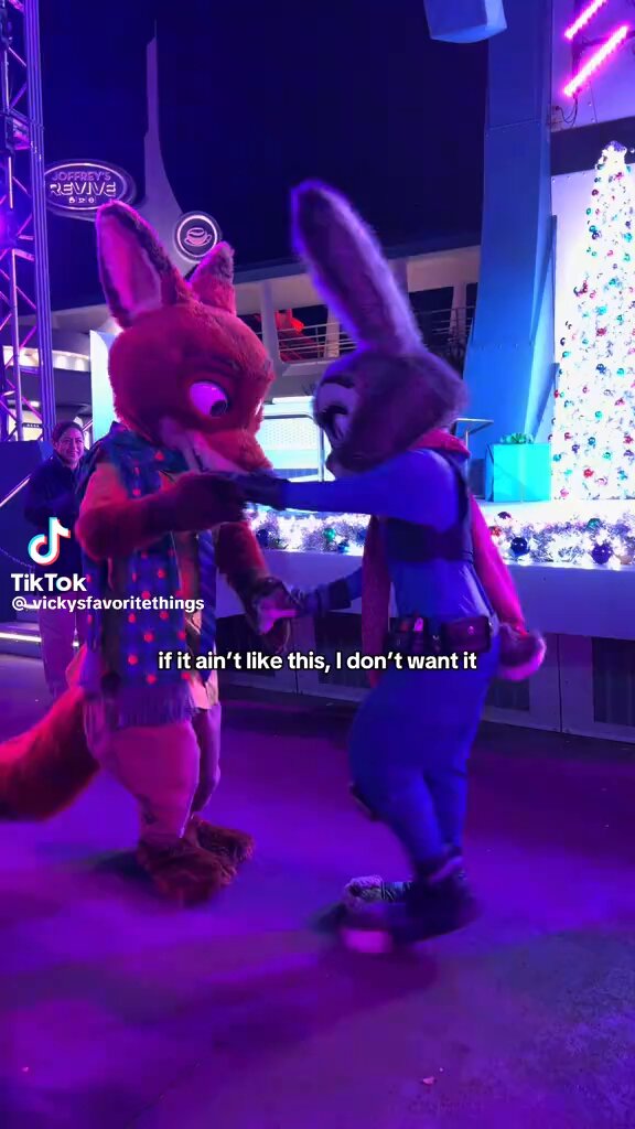 I’ve been so obsessed with this video😭 THEYRE SO CUTEEE