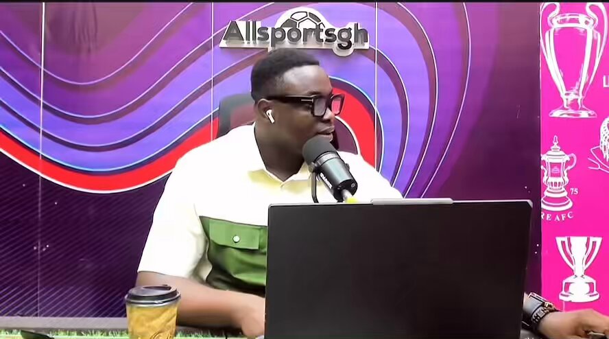 Barcelona fans said I should never comeback to the show 😭, you guys owe Raphinha an apology