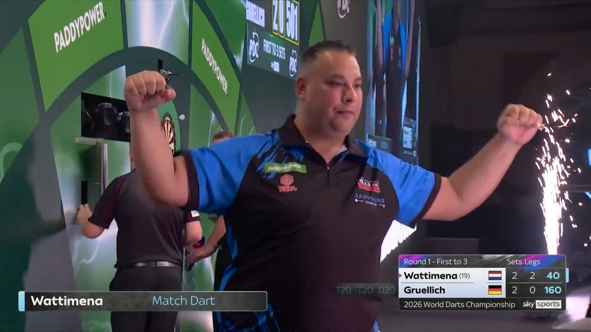 WATTIMENA WINS! 🇳🇱 Jermaine Wattimena battles his way through to Round Two! The Dutchman overcomes German debutant Dominik Gruellich in a gruelling five-set affair! 📺 #WCDarts | R1