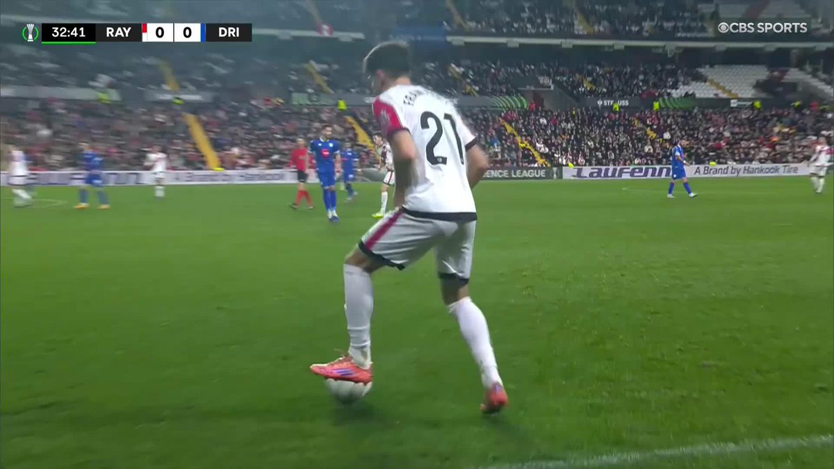Florian Lejeune absolutely rockets one home to put Rayo Vallecano in front 🔥