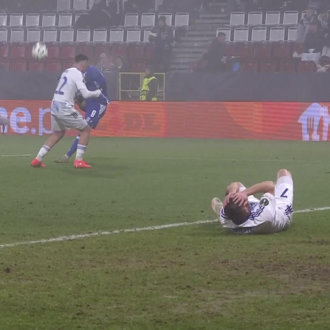 CO ZA GOL ISHAKA! 🤯💥 Przepiękne trafienie napastnika Lecha Poznań w starciu z Sigmą. 📺 Polsat Sport Premium 2, transmisja łączona na Polsat Sport 1 #UECL Lech Poznań ⭐️