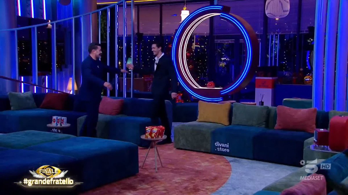 Jonas e papà Francesco 🥹 #GrandeFratello