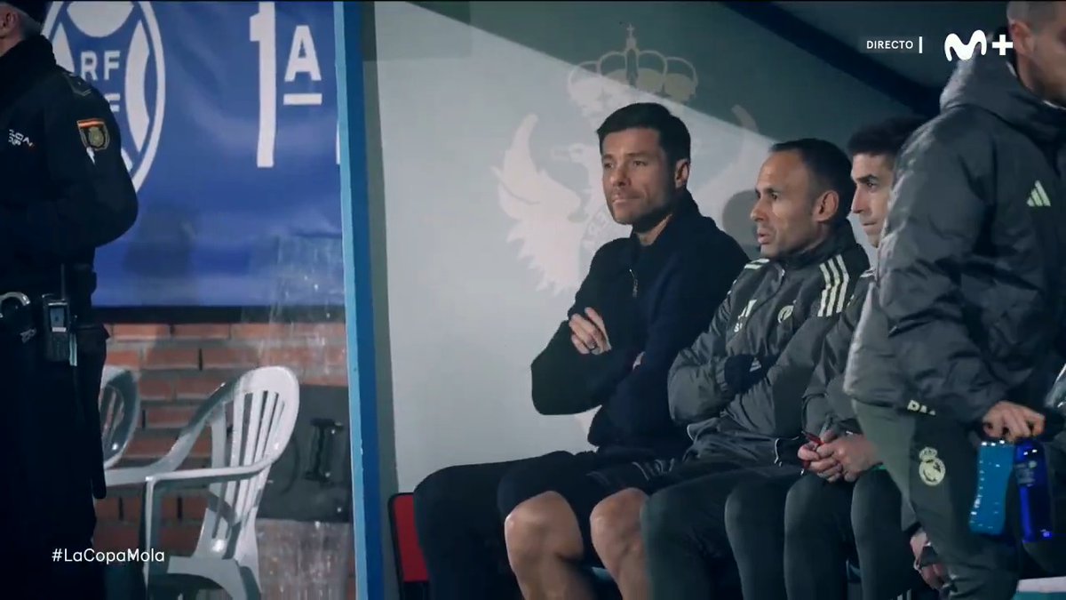 Un 𝒎𝒂𝒍 𝒓𝒂𝒕𝒐 para Xabi Alonso. #LaCopaMola #LaCasaDelFútbol