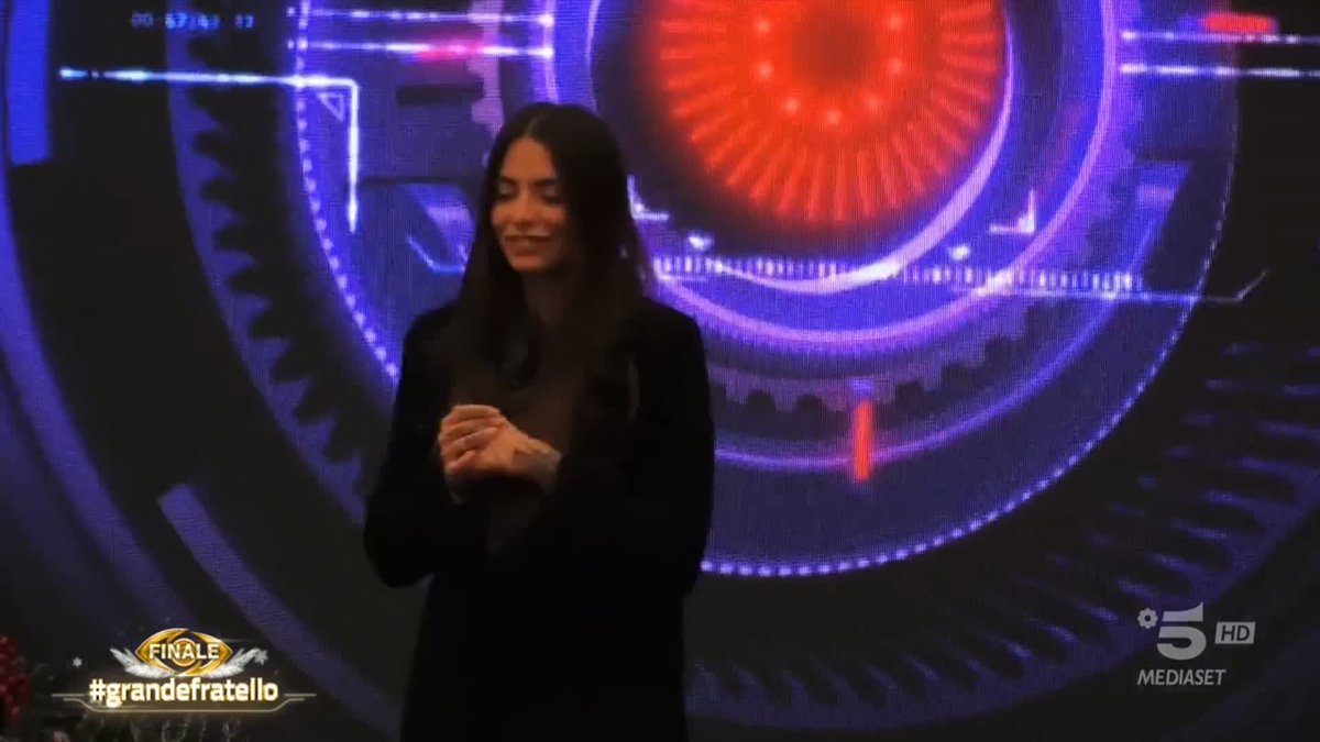 Il momento più bello del #GrandeFratello di Anita? L'abbraccio di tutti gli inquilini ❤️🩹