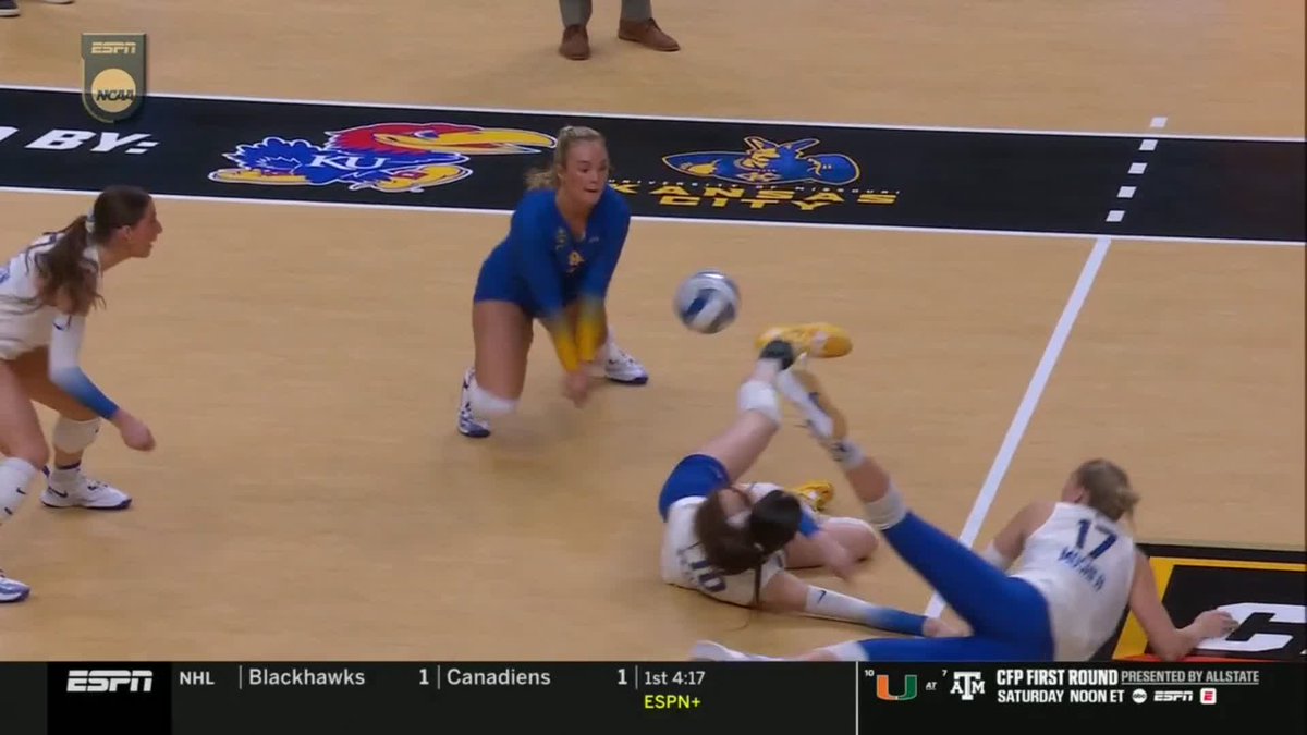 TALK ABOUT A GRITTY RALLY 😮‍💨 #NCAAWVB x 🎥 ESPN / Pitt Volleyball
