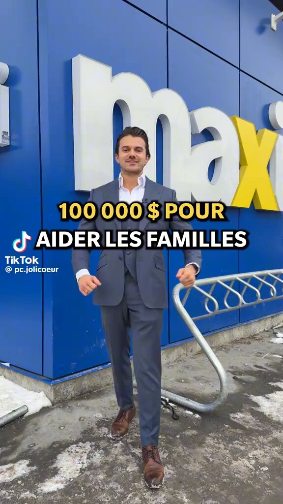 CE COURTIER EN HYPOTHÈQUE A PAYÉ 200$ PAR FAMILLE POUR UNE SOMME DE 100 000 $ AU TOTAL DANS UN MAXI Près de 500 familles ont obtenu cette aide à quelques jours de Noël. Pour le suivre sur TikTok, présentement en direct.