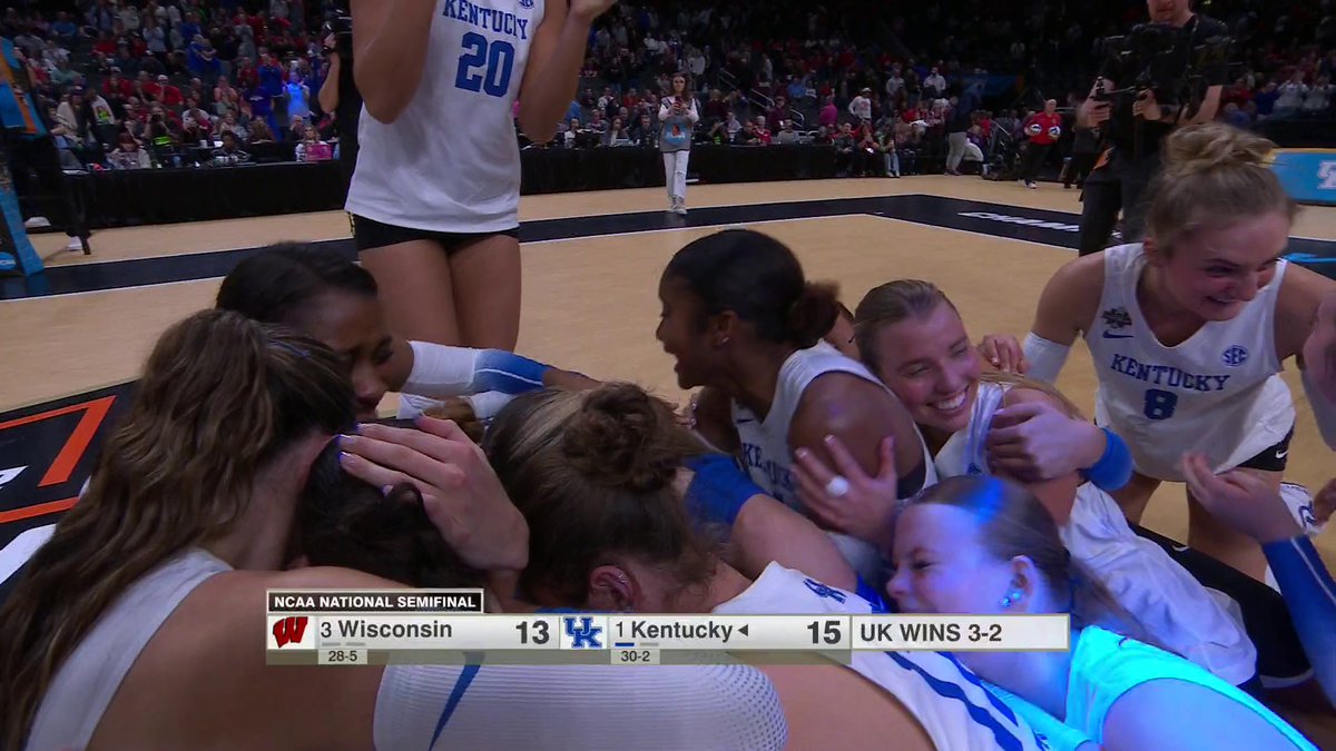 KENTUCKY WINS IT IN THE FIFTH SET TO PUNCH THEIR TICKET TO THE NATIONAL CHAMPIONSHIP 🔥