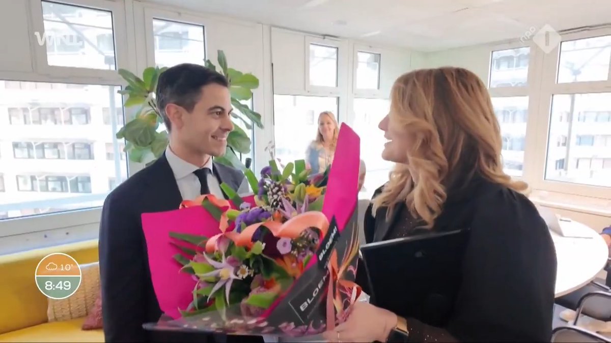 .Rob Jetten is de Politicus van het Jaar. Hij reageert: "Ik denk dat mensen blij werden van onze positieve campagne. De afgelopen paar weken zijn de debatten in de Tweede Kamer rustig en beschaafd verlopen. We hebben laten zien dat we dat kunnen. Hopelijk houden we dat vast." #WNL