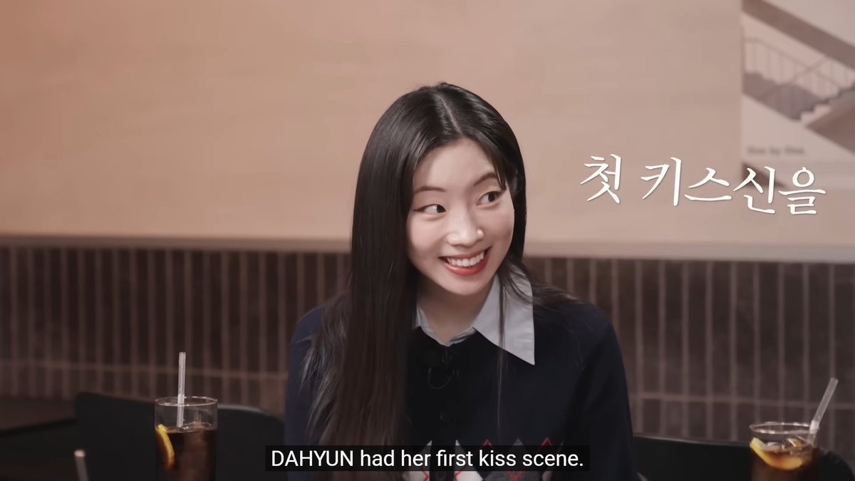 Hyeri asking about Dahyun's kissing scene and said ONCEs were fainting but Dahyun said it was just acting for the sake of the work and it was a beautiful scene 😭