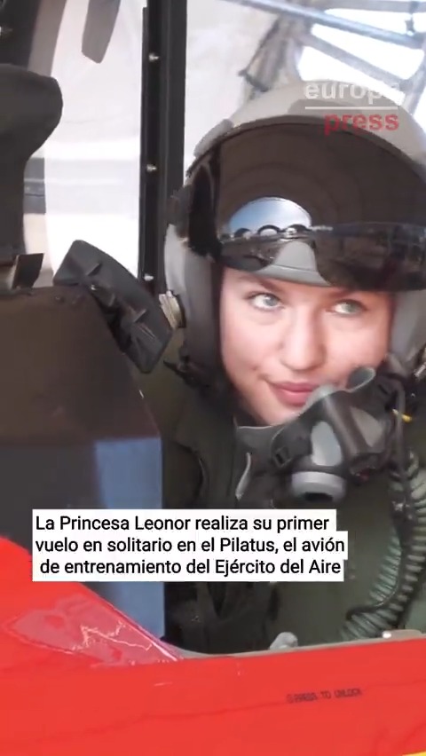 La princesa Leonor realiza su primer vuelo en solitario en el Pilatus, el avión de entrenamiento del Ejército del Aire