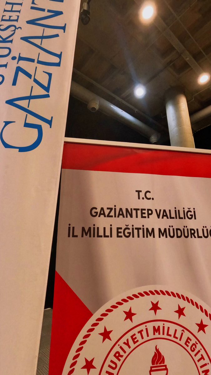 Türkiye Akıl ve Zekâ Oyunları Federasyonu ile Gaziantep İl Millî Eğitim Müdürlüğü iş birliğiyle düzenlenen “Akıl ve Zekâ Oyunları Uygulamalı Öğretmen Eğitimi Programı’nı”, Müzeyyen Erkul Gaziantep Bilim Merkezi’nde gerçekleştirdik. Uygulamalı içerikleriyle öne çıkan programda; akıl ve zekâ oyunlarının eğitim süreçlerinde daha etkin ve verimli kullanılmasına yönelik çalışmalar ele alındı. Eğitimin ardından ilçe bazlı turnuvalar düzenlenecek. Bu turnuvalarda dereceye giren katılımcıların yer alacağı İl Finali, Gaziantep Büyükşehir Belediyemizin ev sahipliğinde gerçekleştirilecek. Akıl ve zekâ oyunları alanında; atölye çalışmaları, geleneksel turnuvalar ve farklı yaş gruplarına yönelik eğitim programlarıyla süreci çok yönlü şekilde desteklemeye devam ediyoruz. 🤝