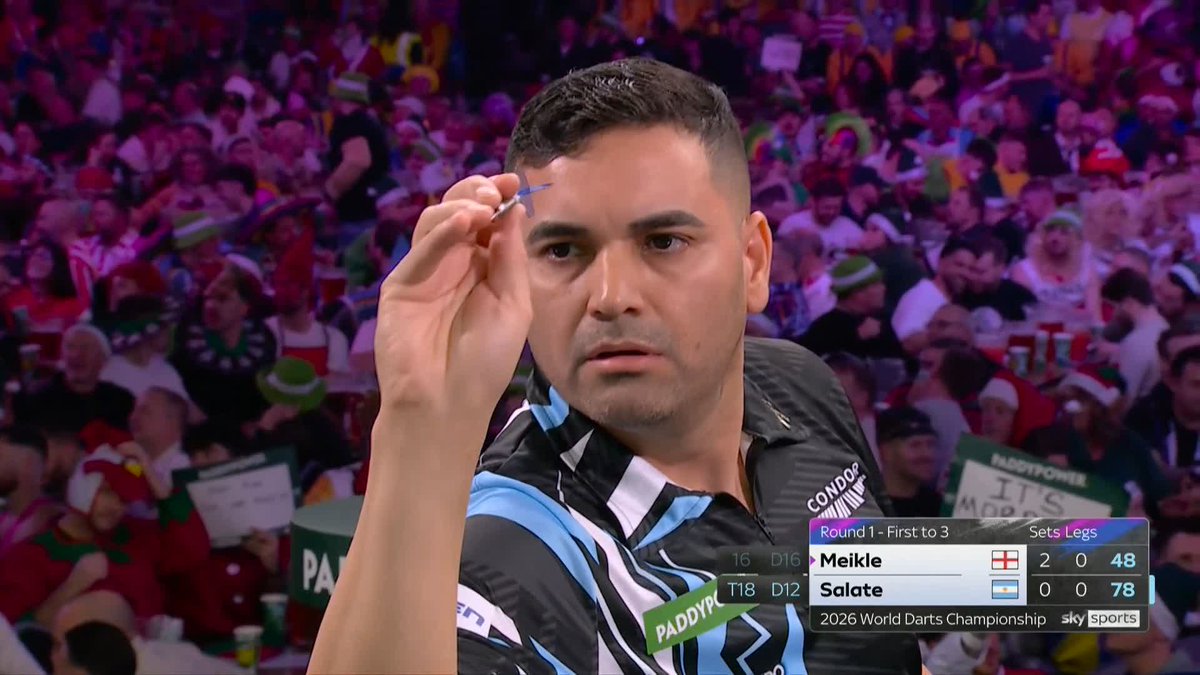 SALATE OFF THE MARK! Jesus Salate has his first leg at the World Darts Championship! Argentina's darting trailblazer takes out a two-dart 78 combination to draw first blood in set three! 📺 #WCDarts | R1