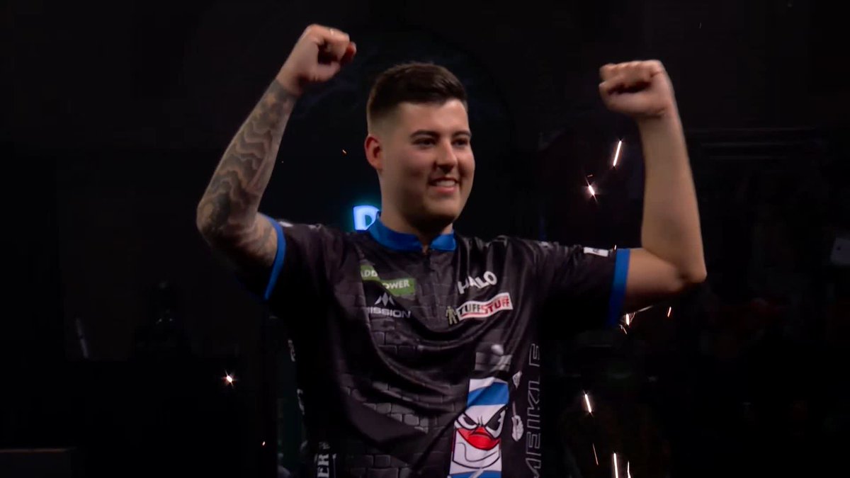 MEIKLE BREEZES THROUGH! Don't Cry for Me Argentina! Ryan Meikle books his place in Round Two with a comprehensive straight-sets victory over Jesus Salate! 📺 #WCDarts | R1