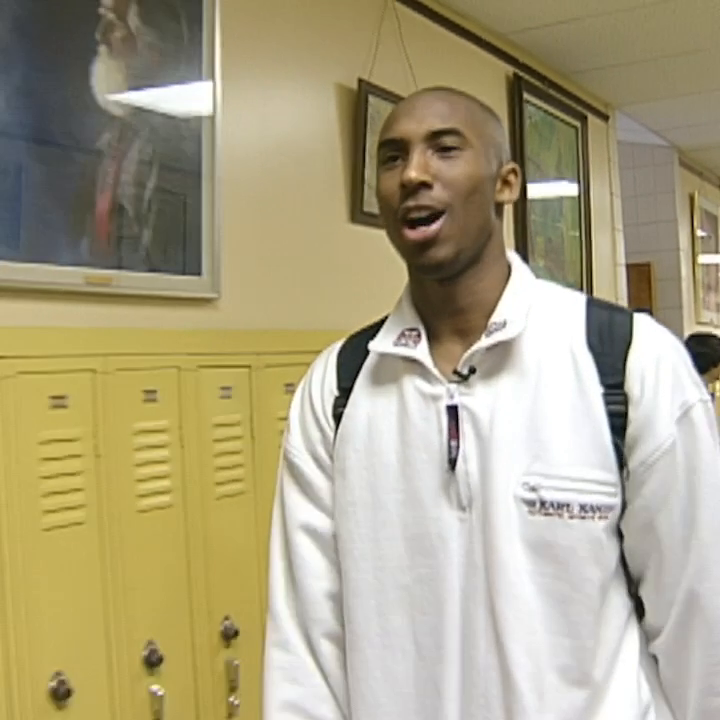 “I’m about to give a presentation. I haven’t prepared anything, so I’m about to wing it.” Kobe walking to his class in high school 🤣