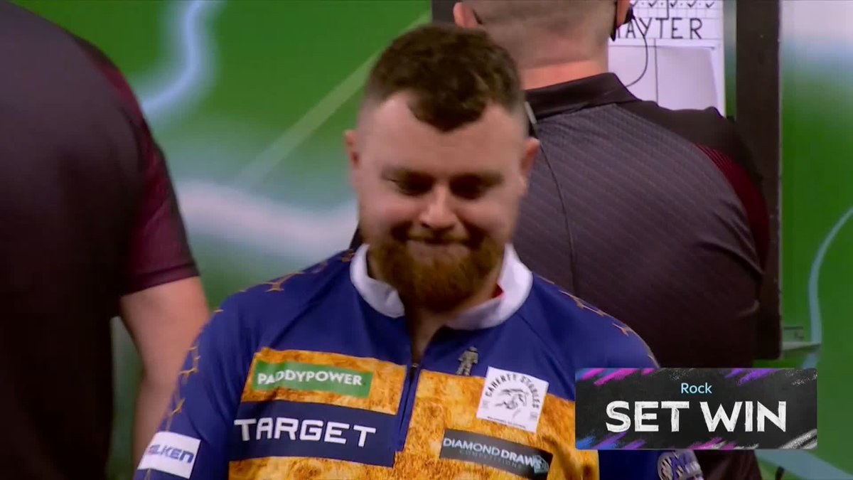 ROCK AHEAD! It's not been pretty, but Josh Rock claims a scrappy opening stanza to lead Gemma Hayter by a set to nil! 📺 #WCDarts | R1