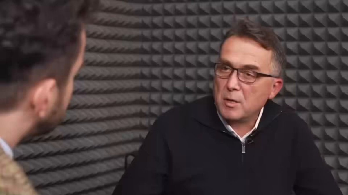 Spór o perowskity, spółkę Saule i dr Malinkiewicz stał się sprawą ogólnopolską. Głos zabrali publicznie zarówno pani doktor, jak i jeden z inwestorów, pan Dawid Zieliński z Columbusa. Ale jeden z głównych bohaterów tej historii, pan Piotr Kurczewski, trzymał się dotychczas z dala od mediów. Jednak dziś to się zmienia. Zapraszam na rozmowę, w której zderzam pana Kurczewskiego z argumentami pani doktor oraz z oskarżeniami kierowanymi bezpośrednio pod jego adresem: