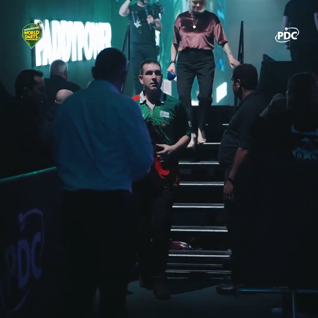 The Magpie sets the tone! 🇮🇪 #WCDarts