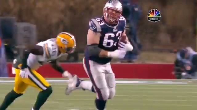 OLHA A JAMANTA! 😂 Há 15 anos, Everaldo Marques e Paulo Antunes iam à loucura com o retorno de Dan Connolly, OL dos Patriots. 🎥: ESPN Brasil
