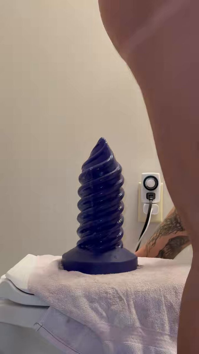 Part infinity of the Friendly Toys 🇨🇦 #screw38 being my new fav toy! The way this thing turns me inside out is unlike any other toy I own #ff #ffgape #ffrosebud #ffist #ffuck #gape #gapinghole #rosebud #fist