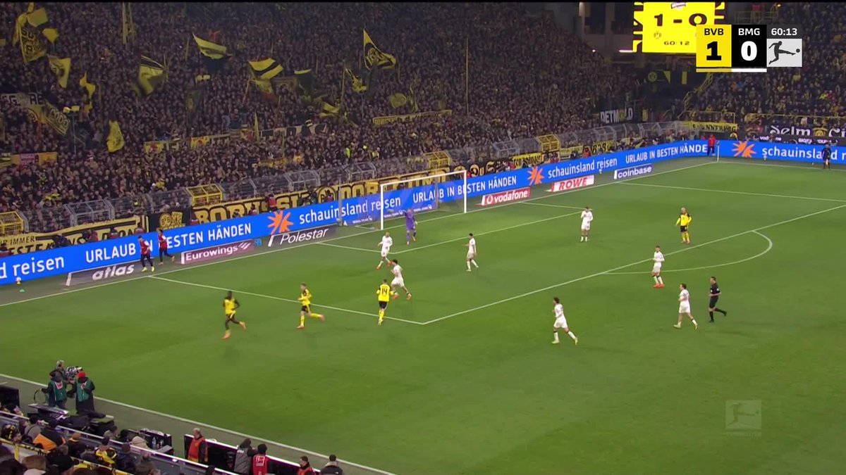 Da war jemand nicht zufrieden mit seiner Auswechslung...👀 ➡️Die Bundesliga live auf Sky Sport. #skybundesliga #bvbbmg