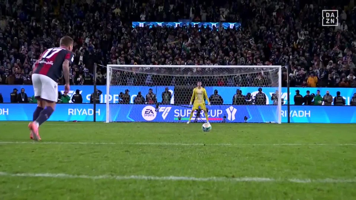 TENÍA QUE SER UN MITO COMO CIRO INMOBILE 🎯 El Bolonia da la gran campanada y se carga al Inter en penaltis 😱 ¡Disfruta de la #Supercoppa de Italia en #DAZN! 🏆 🇮🇹