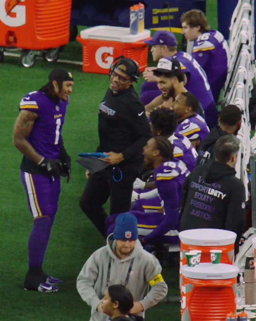 Justin Jefferson is the best teammate ever. They should name awards after him for being such a good teammate.