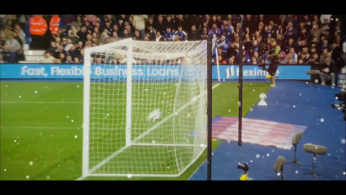 "Come on guys, it's Christmas!" 😂 The countdown is on, watch 80 EFL games LIVE on Sky Sports this Christmas! 🎄
