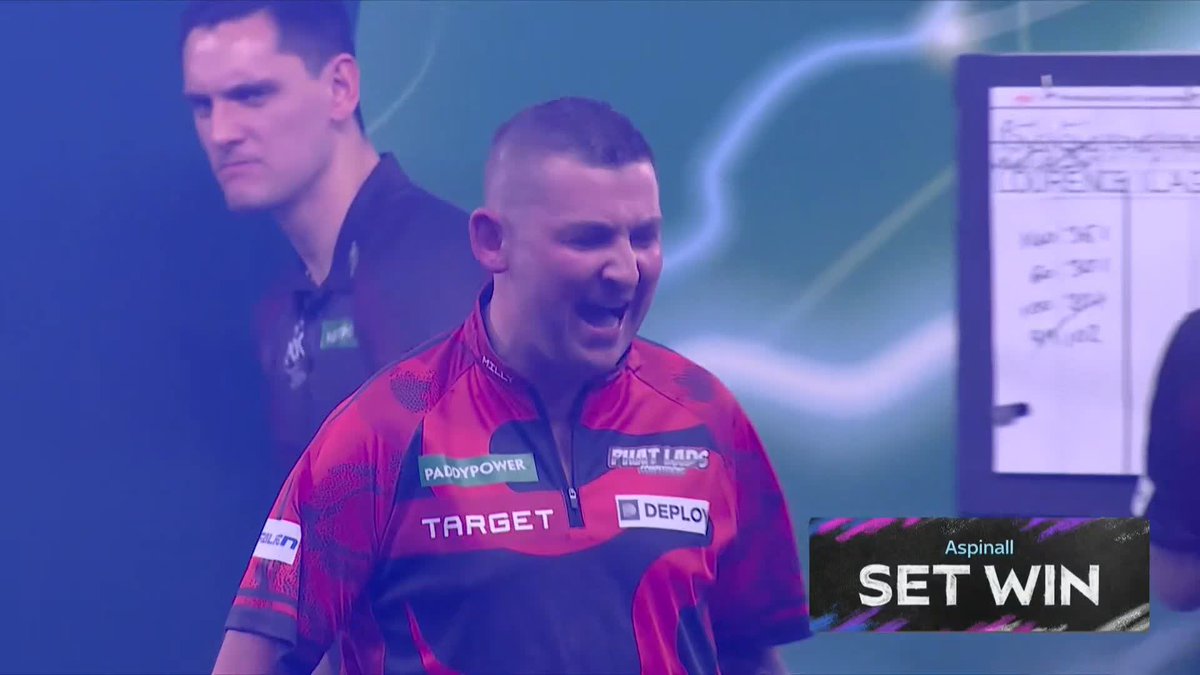 ASPINALL PUMPED UP! Nathan Aspinall is a man on a mission! The Asp lets out a huge roar after levelling up proceedings at one set apiece! 📺 #WCDarts | R1