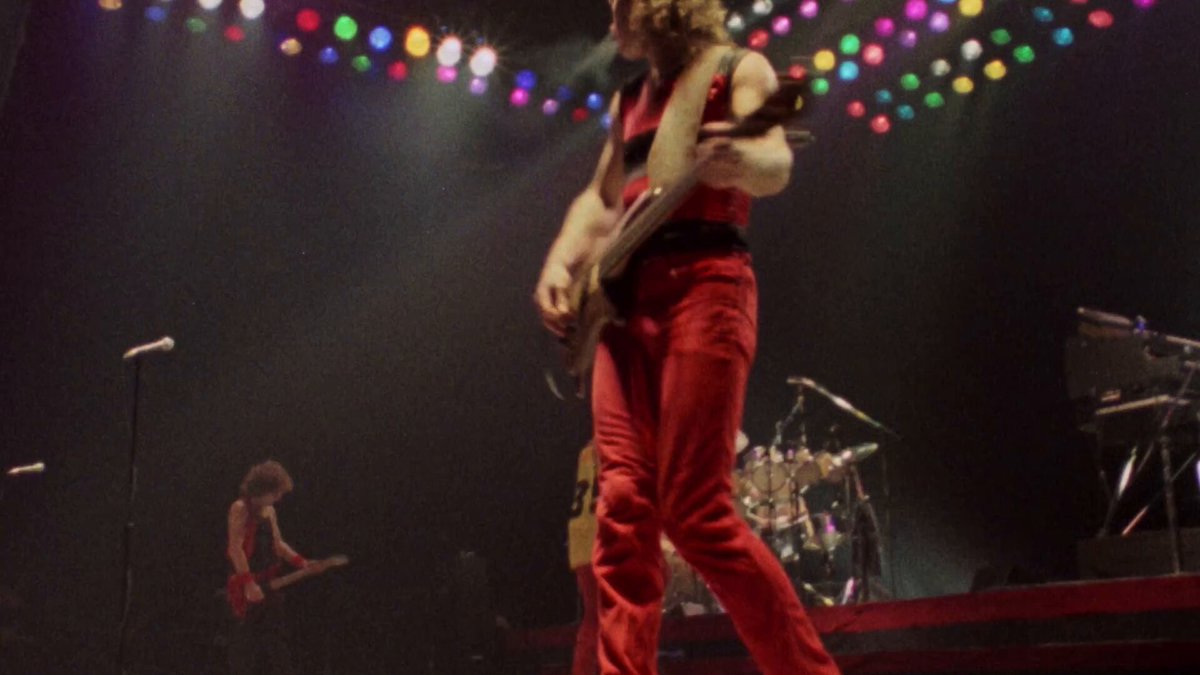 Loverboy 🎩🪄 Working For The Weekend Live in ’82 sounded almost identical to the studio cut. Mike Reno nailed it, the band locked in tight. Proof that Loverboy weren’t just radio kings, but a powerhouse live band too. #HappyWeekend