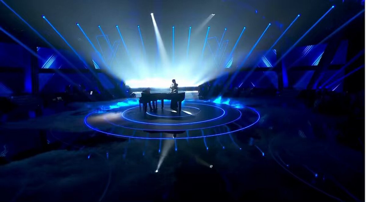 #Video Malu cantando esta noche por primera vez en directo “El intento” su nueva canción, compuesta junto a Pablo Alborán 😍💝 #LaVozFinal La Voz