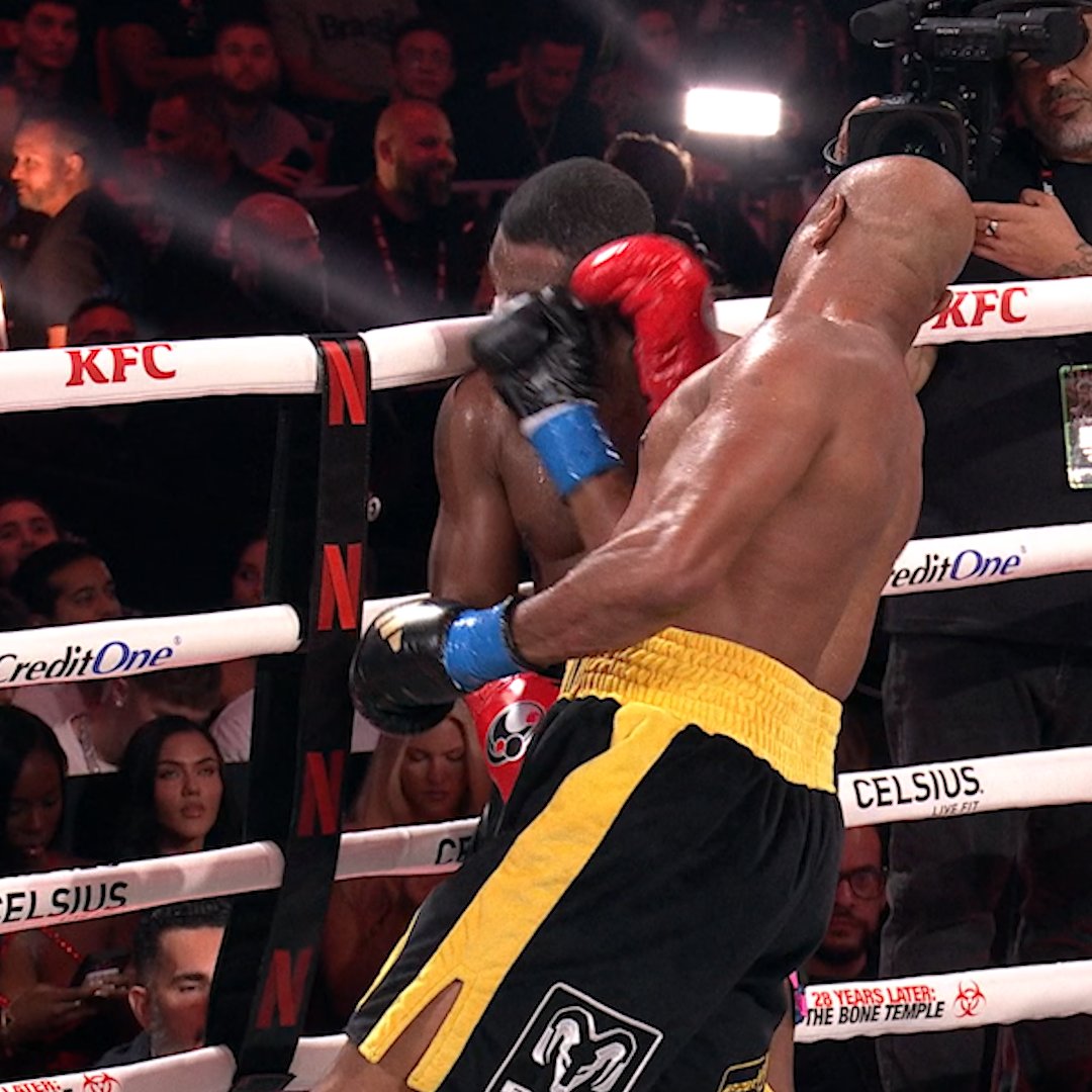 1 minute, 33 seconds into Round 2! TKO Anderson Silva! #JakeJoshua