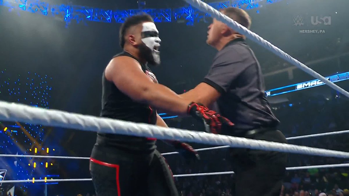 This match is CHAOS! 😱