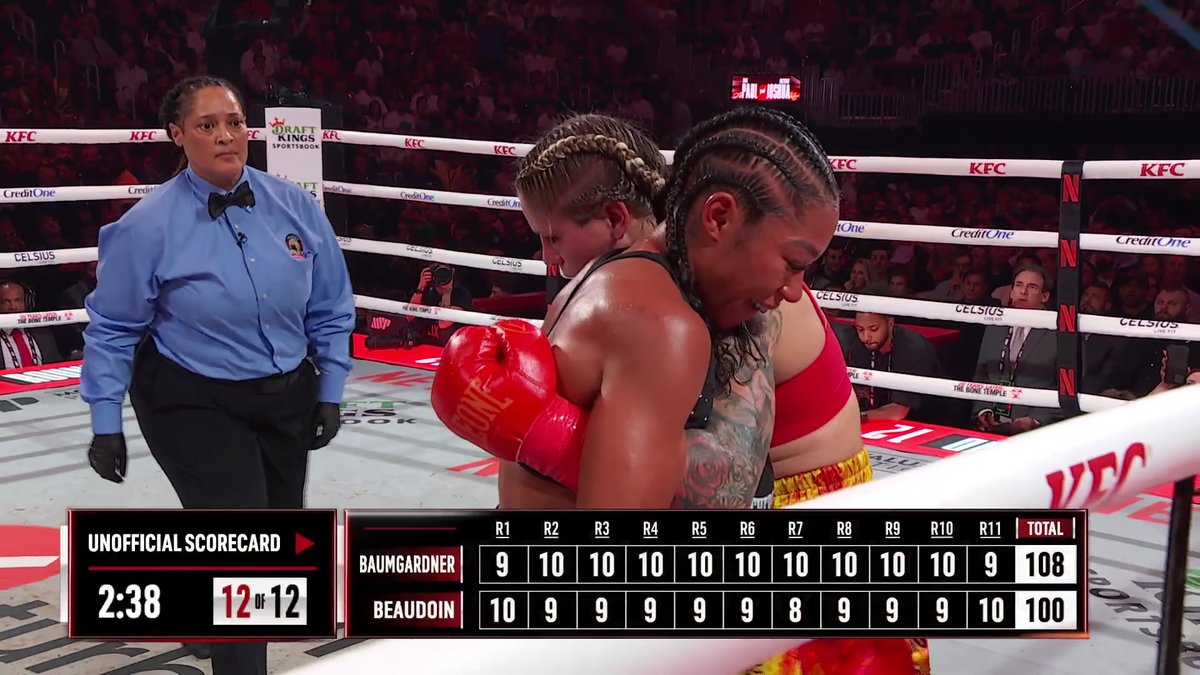 ROUND 12 BETWEEN ALYCIA BAUMGARDNER AND LEILA BEAUDOIN IS UNDERWAY. WHAT A FIGHT. #JakeJoshua is LIVE now ONLY on Netflix!